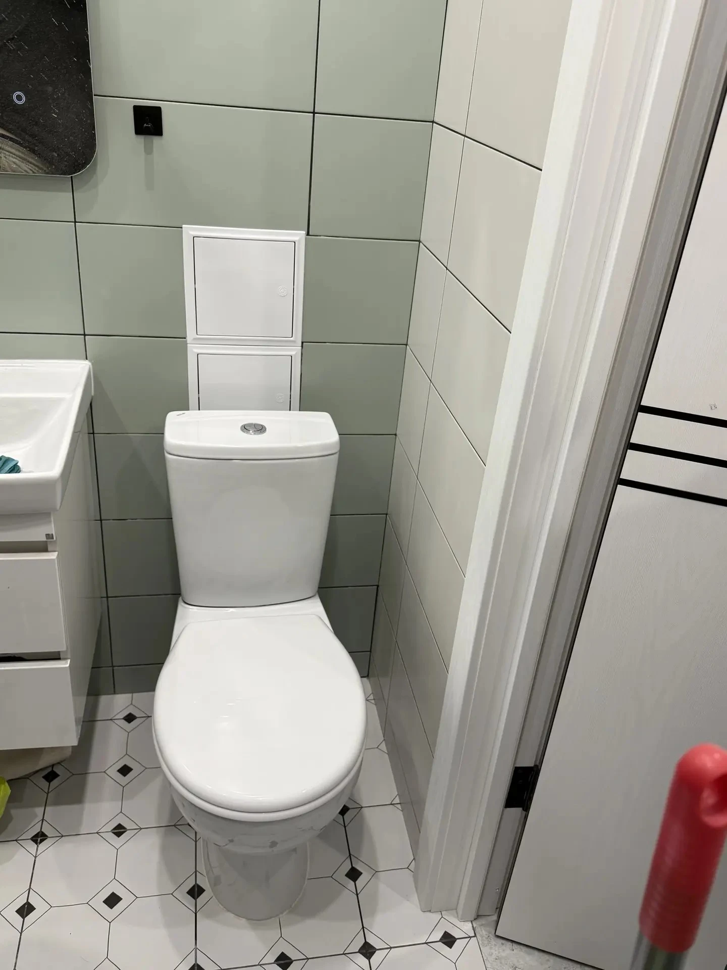 Установка компактного напольного унитаза в Воронеже